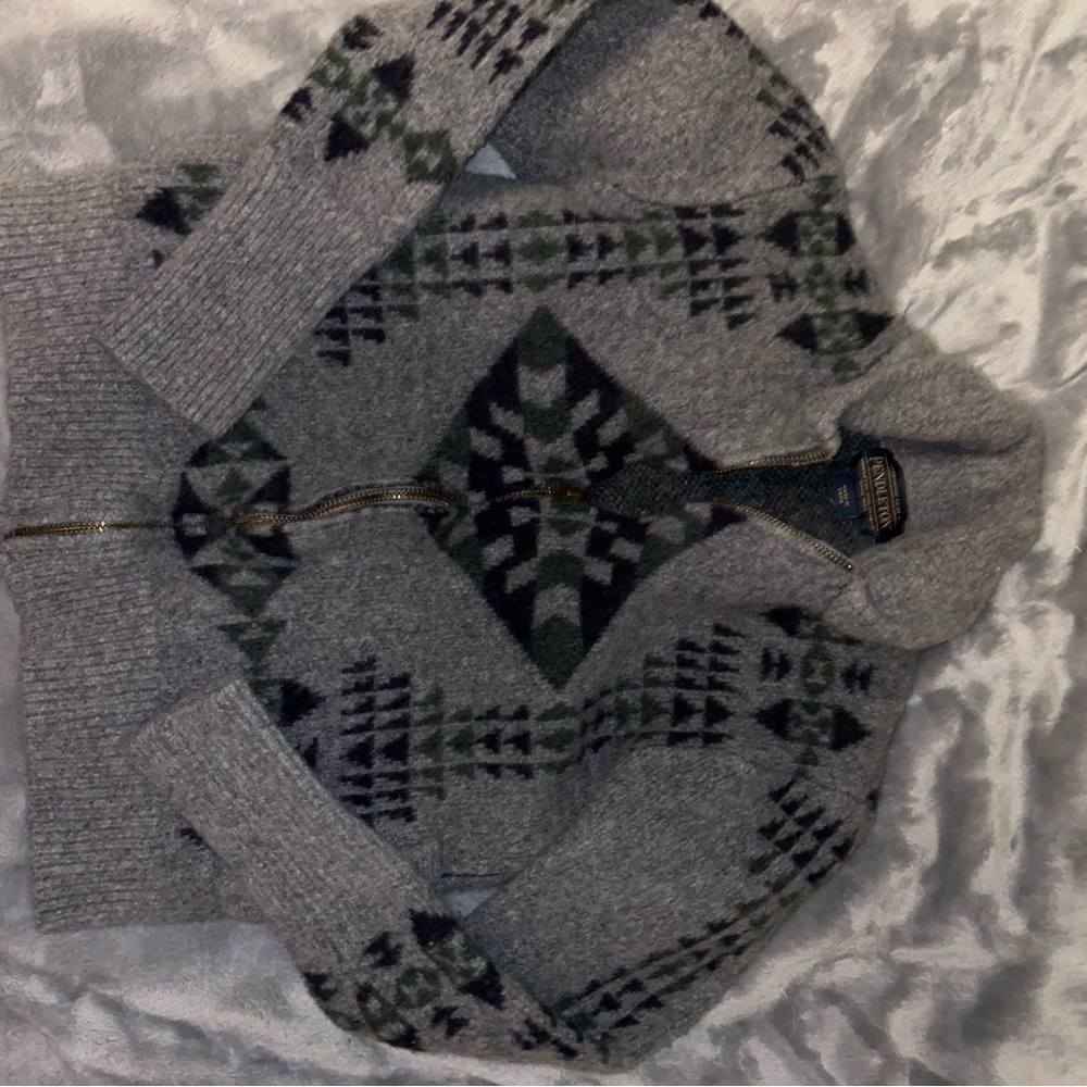Gray Patterned Small Sweater - image 1